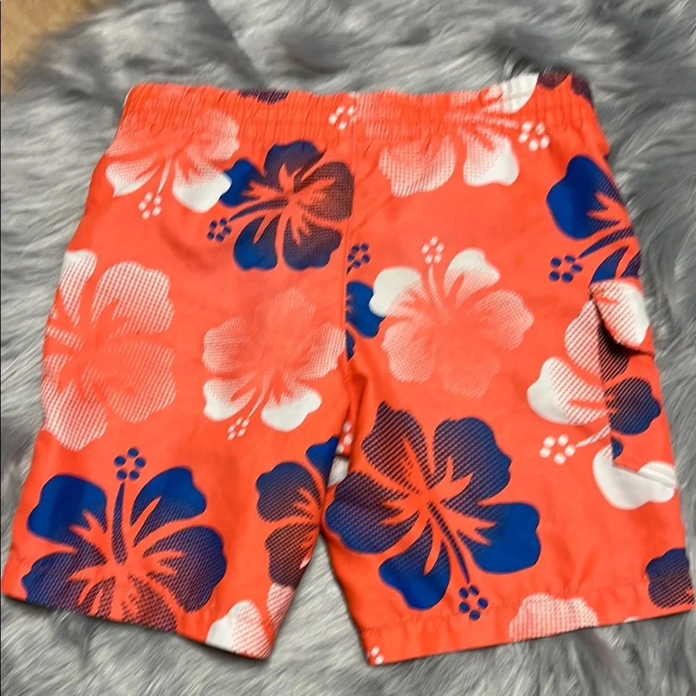 🛍️5️⃣ / 💲2️⃣5️⃣🛍️ - Vibrant Floral Swim Shorts